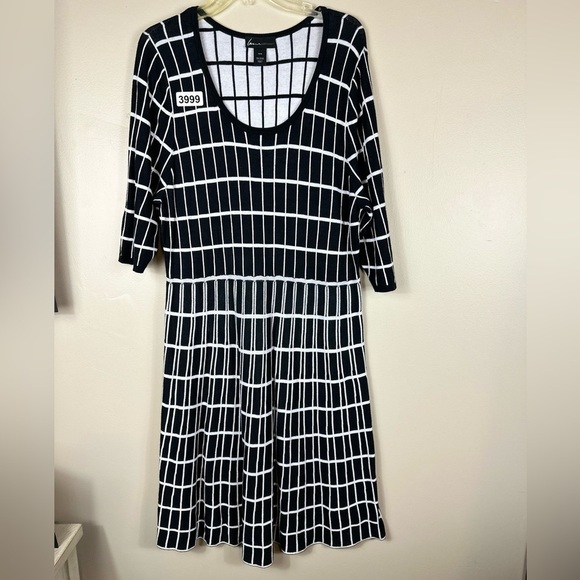 Lane Bryant 14-16  21 p2p 19”waist 44” length preowned black /white a line - Picture 1 of 9